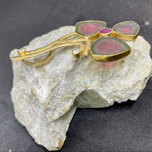 Yellow gold (acid tested 21K+) custom made pendant - Picture 4 of 5